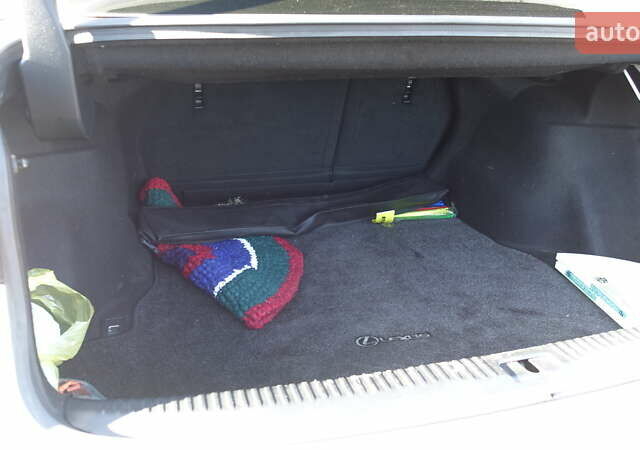 Белый Лексус ИС, объемом двигателя 3.46 л и пробегом 61 тыс. км за 26000 $, фото 9 на Automoto.ua