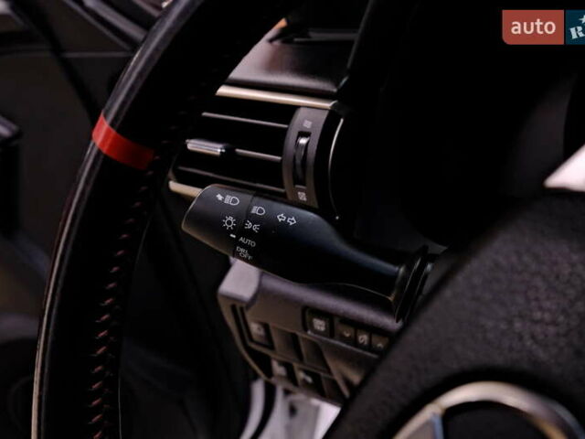 Белый Лексус ИС, объемом двигателя 3.46 л и пробегом 66 тыс. км за 19900 $, фото 28 на Automoto.ua