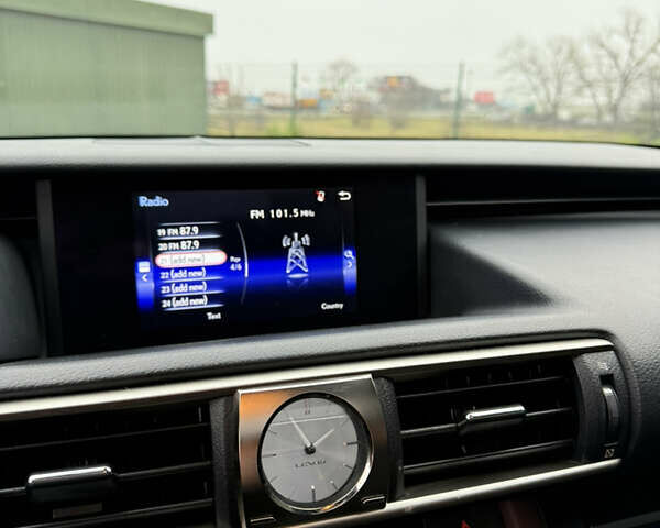 Белый Лексус ИС, объемом двигателя 2 л и пробегом 42 тыс. км за 20900 $, фото 33 на Automoto.ua