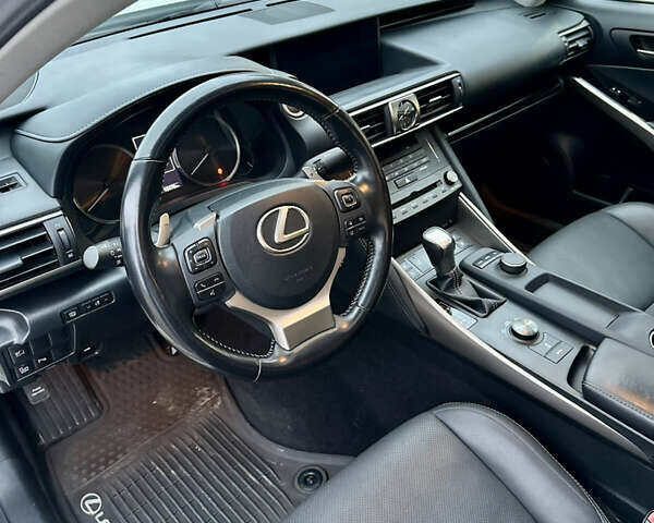 Белый Лексус ИС, объемом двигателя 3.46 л и пробегом 90 тыс. км за 26500 $, фото 6 на Automoto.ua