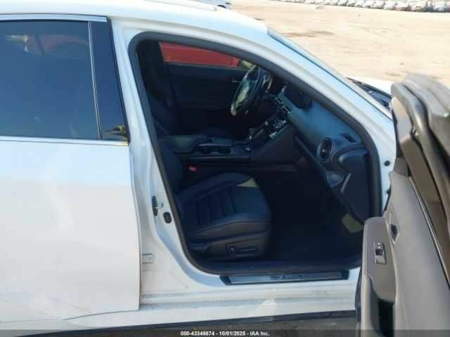 Белый Лексус ИС, объемом двигателя 3.5 л и пробегом 35 тыс. км за 15000 $, фото 4 на Automoto.ua