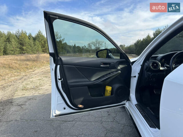 Білий Лексус ІС, об'ємом двигуна 3.46 л та пробігом 55 тис. км за 45000 $, фото 10 на Automoto.ua