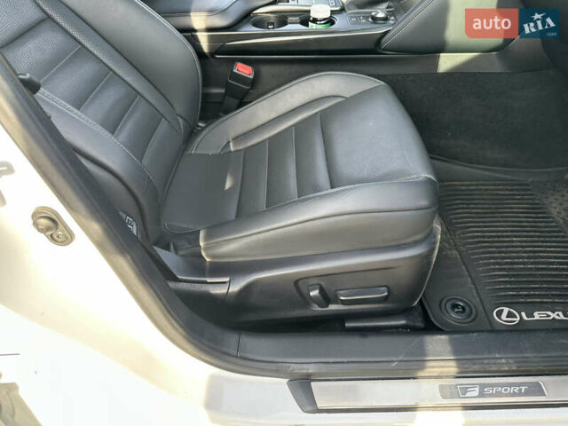 Білий Лексус ІС, об'ємом двигуна 3.46 л та пробігом 55 тис. км за 45000 $, фото 15 на Automoto.ua