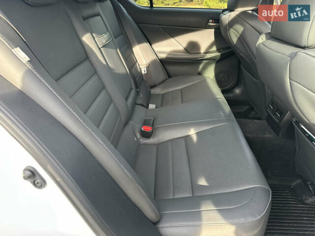 Білий Лексус ІС, об'ємом двигуна 3.46 л та пробігом 55 тис. км за 45000 $, фото 17 на Automoto.ua