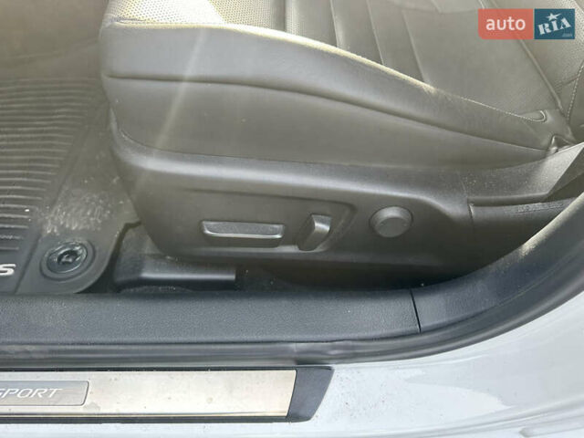 Білий Лексус ІС, об'ємом двигуна 3.46 л та пробігом 55 тис. км за 45000 $, фото 13 на Automoto.ua