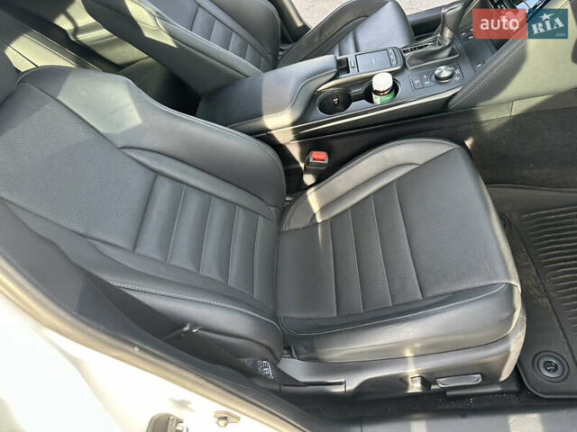 Білий Лексус ІС, об'ємом двигуна 3.46 л та пробігом 55 тис. км за 45000 $, фото 16 на Automoto.ua