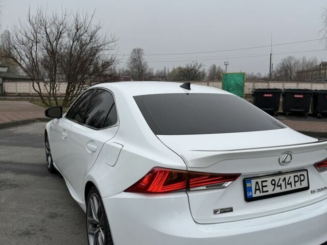 Білий Лексус ІС, об'ємом двигуна 2 л та пробігом 120 тис. км за 18506 $, фото 10 на Automoto.ua