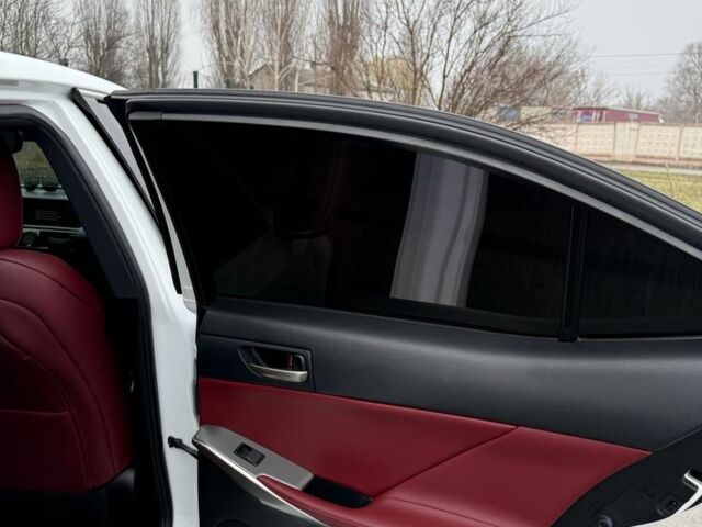 Білий Лексус ІС, об'ємом двигуна 2 л та пробігом 120 тис. км за 18506 $, фото 5 на Automoto.ua