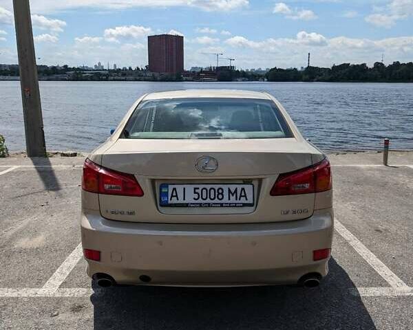 Бежевый Лексус ИС, объемом двигателя 3 л и пробегом 230 тыс. км за 8900 $, фото 5 на Automoto.ua