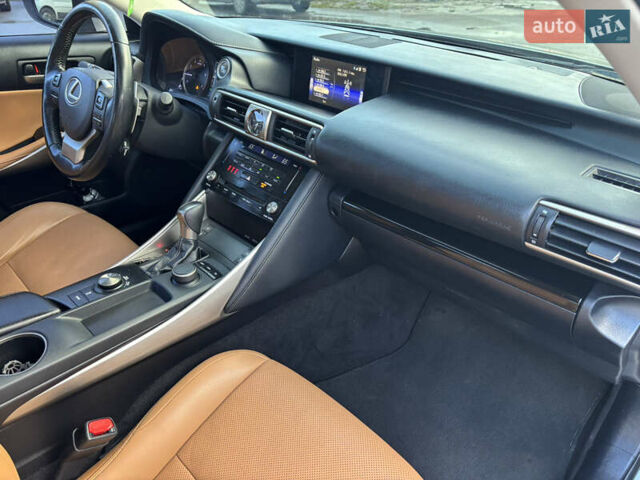 Бежевый Лексус ИС, объемом двигателя 2 л и пробегом 159 тыс. км за 19999 $, фото 29 на Automoto.ua