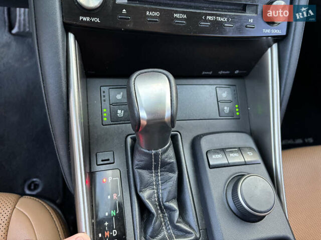 Бежевый Лексус ИС, объемом двигателя 2 л и пробегом 159 тыс. км за 19999 $, фото 19 на Automoto.ua