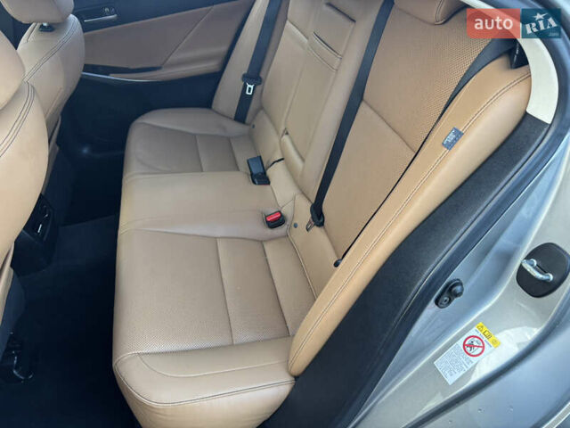 Бежевый Лексус ИС, объемом двигателя 2 л и пробегом 159 тыс. км за 19999 $, фото 26 на Automoto.ua