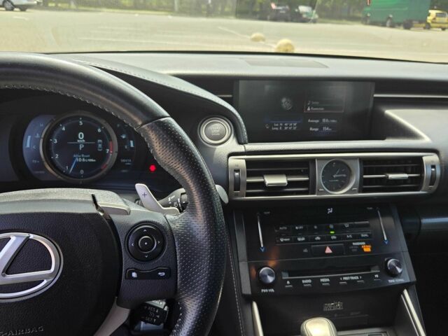 Чорний Лексус ІС, об'ємом двигуна 2.5 л та пробігом 100 тис. км за 18000 $, фото 6 на Automoto.ua