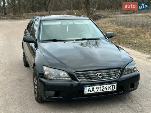 Чорний Лексус ІС, об'ємом двигуна 2 л та пробігом 300 тис. км за 3750 $, фото 1 на Automoto.ua