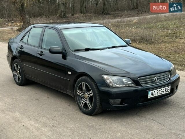 Чорний Лексус ІС, об'ємом двигуна 2 л та пробігом 300 тис. км за 3750 $, фото 2 на Automoto.ua