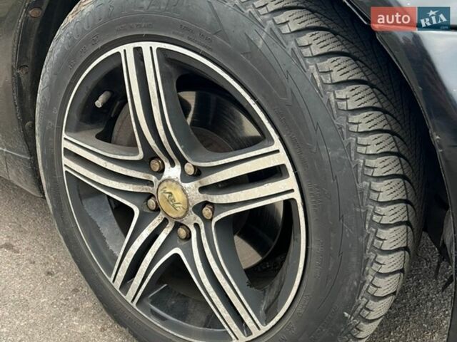 Чорний Лексус ІС, об'ємом двигуна 2 л та пробігом 300 тис. км за 3750 $, фото 6 на Automoto.ua