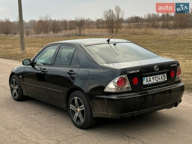 Чорний Лексус ІС, об'ємом двигуна 2 л та пробігом 300 тис. км за 3750 $, фото 4 на Automoto.ua