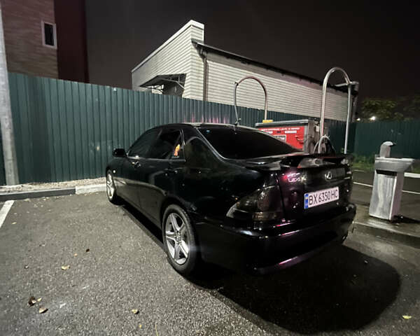 Черный Лексус ИС, объемом двигателя 2 л и пробегом 237 тыс. км за 5500 $, фото 3 на Automoto.ua