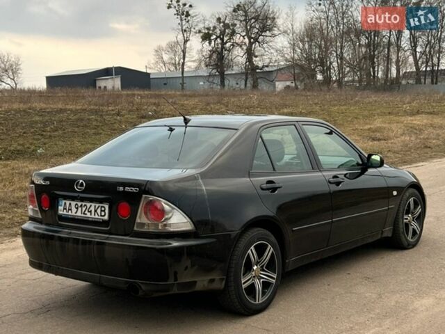 Чорний Лексус ІС, об'ємом двигуна 2 л та пробігом 300 тис. км за 3750 $, фото 3 на Automoto.ua