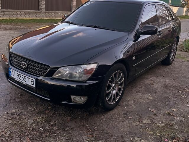 Черный Лексус ИС, объемом двигателя 2 л и пробегом 380 тыс. км за 5600 $, фото 4 на Automoto.ua