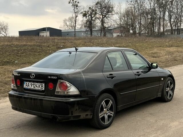 Чорний Лексус ІС, об'ємом двигуна 2 л та пробігом 380 тис. км за 3900 $, фото 4 на Automoto.ua
