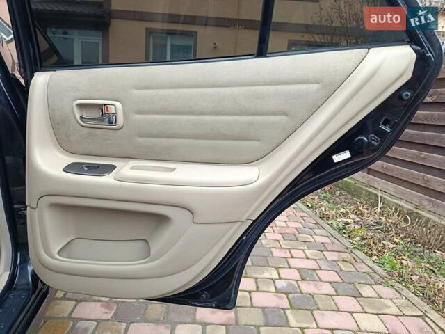 Чорний Лексус ІС, об'ємом двигуна 1.99 л та пробігом 203 тис. км за 4999 $, фото 30 на Automoto.ua