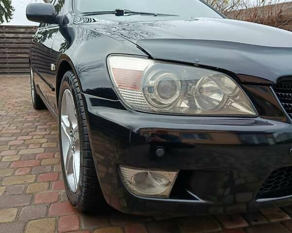 Чорний Лексус ІС, об'ємом двигуна 1.99 л та пробігом 203 тис. км за 4999 $, фото 3 на Automoto.ua