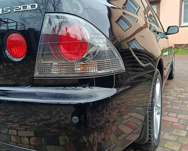 Чорний Лексус ІС, об'ємом двигуна 1.99 л та пробігом 203 тис. км за 4999 $, фото 9 на Automoto.ua