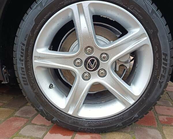 Чорний Лексус ІС, об'ємом двигуна 1.99 л та пробігом 203 тис. км за 4999 $, фото 12 на Automoto.ua