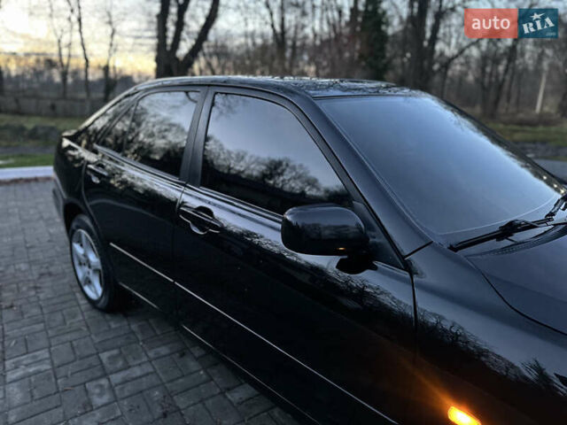 Черный Лексус ИС, объемом двигателя 2 л и пробегом 191 тыс. км за 5300 $, фото 5 на Automoto.ua