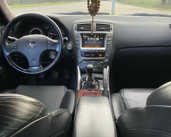 Чорний Лексус ІС, об'ємом двигуна 2.23 л та пробігом 256 тис. км за 8200 $, фото 9 на Automoto.ua