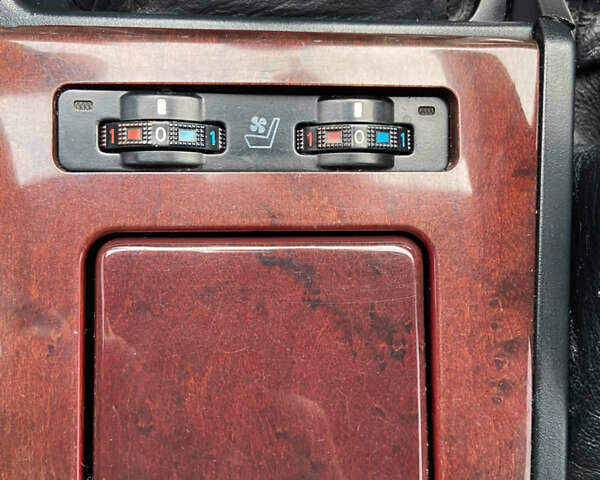 Чорний Лексус ІС, об'ємом двигуна 2.23 л та пробігом 256 тис. км за 8200 $, фото 13 на Automoto.ua