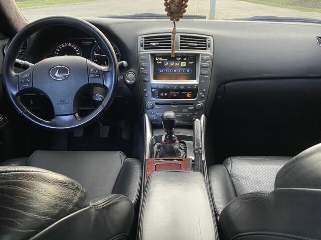 Чорний Лексус ІС, об'ємом двигуна 2.2 л та пробігом 256 тис. км за 8200 $, фото 3 на Automoto.ua