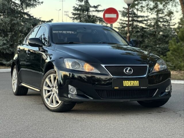 Чорний Лексус ІС, об'ємом двигуна 2.5 л та пробігом 207 тис. км за 9350 $, фото 4 на Automoto.ua