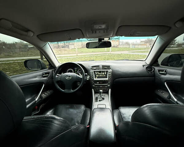 Черный Лексус ИС, объемом двигателя 2.5 л и пробегом 245 тыс. км за 9400 $, фото 11 на Automoto.ua