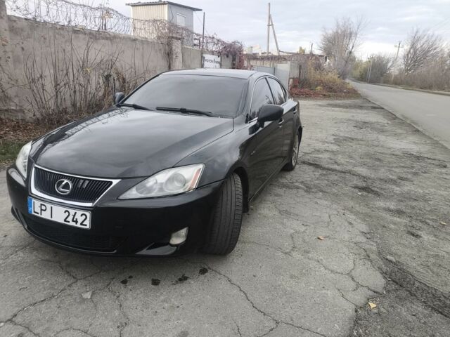 Черный Лексус ИС, объемом двигателя 2.2 л и пробегом 376 тыс. км за 4950 $, фото 1 на Automoto.ua