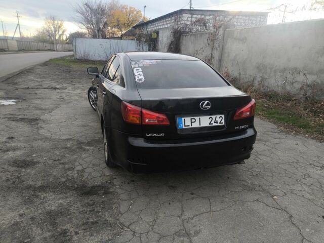 Черный Лексус ИС, объемом двигателя 2.2 л и пробегом 376 тыс. км за 4950 $, фото 3 на Automoto.ua