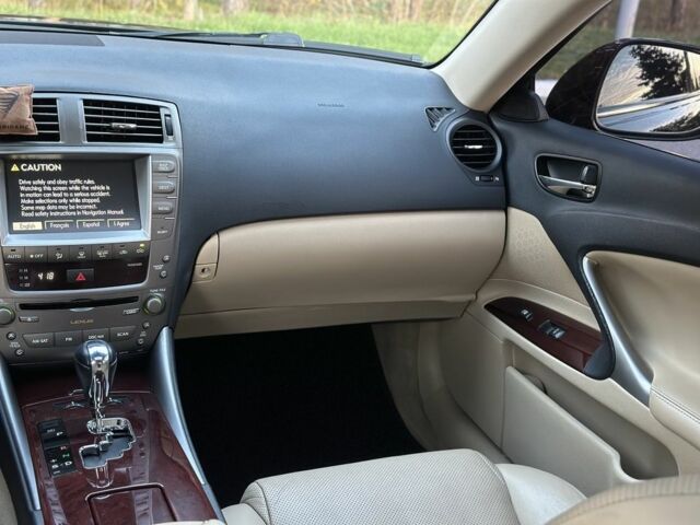 Чорний Лексус ІС, об'ємом двигуна 2.5 л та пробігом 207 тис. км за 9350 $, фото 13 на Automoto.ua