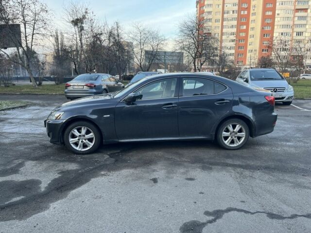 Черный Лексус ИС, объемом двигателя 2.2 л и пробегом 336 тыс. км за 6900 $, фото 8 на Automoto.ua