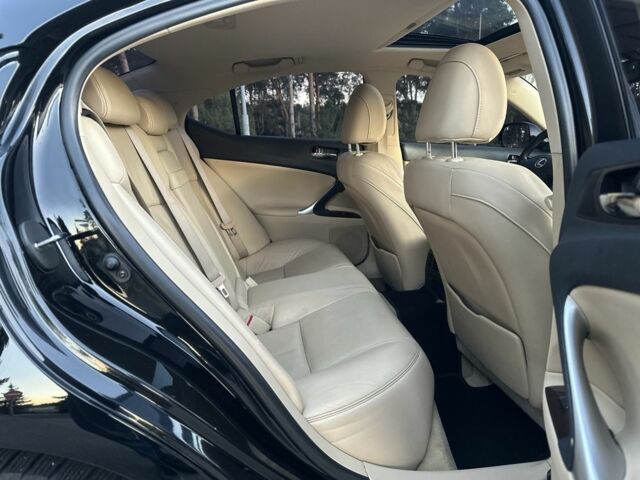 Чорний Лексус ІС, об'ємом двигуна 2.5 л та пробігом 207 тис. км за 9350 $, фото 22 на Automoto.ua