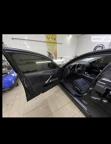 Лексус ІС 2006 у Харкові на Automoto.ua Чорний Лексус ІС, об'ємом двигуна 2.5 л та пробігом 216 тис. км за 7500 $, фото 2 на Automoto.ua
