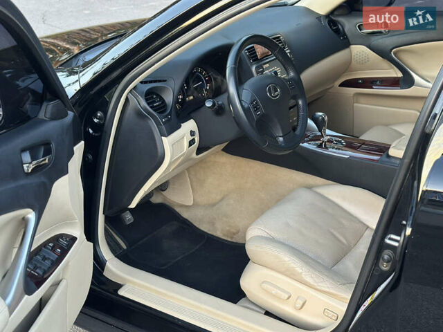Чорний Лексус ІС, об'ємом двигуна 2.5 л та пробігом 207 тис. км за 9350 $, фото 34 на Automoto.ua