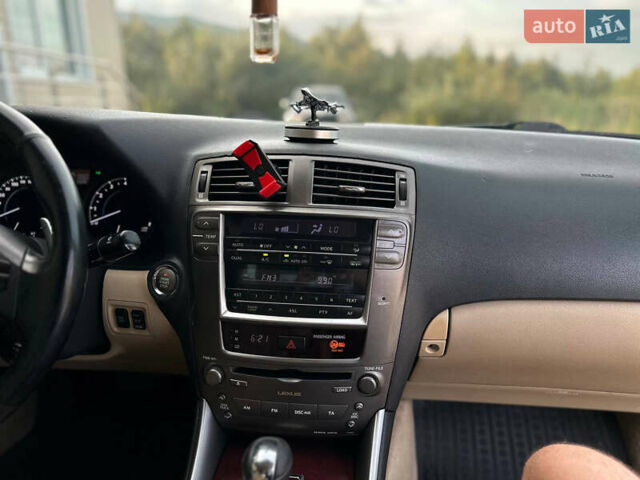 Черный Лексус ИС, объемом двигателя 2.5 л и пробегом 256 тыс. км за 8600 $, фото 25 на Automoto.ua