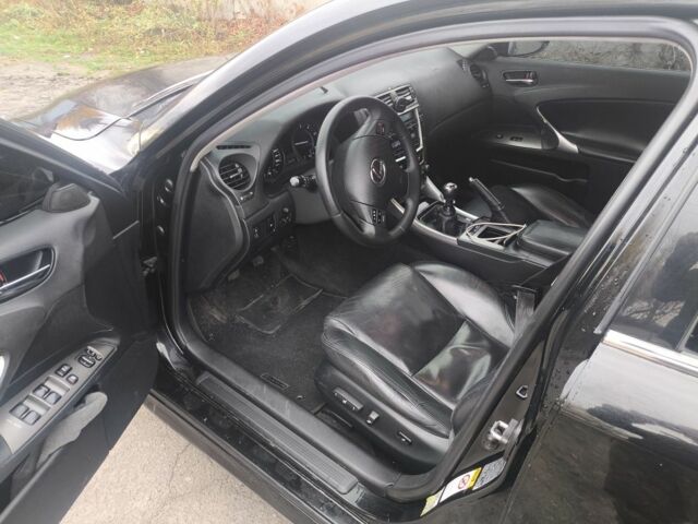 Черный Лексус ИС, объемом двигателя 2.2 л и пробегом 376 тыс. км за 4950 $, фото 4 на Automoto.ua