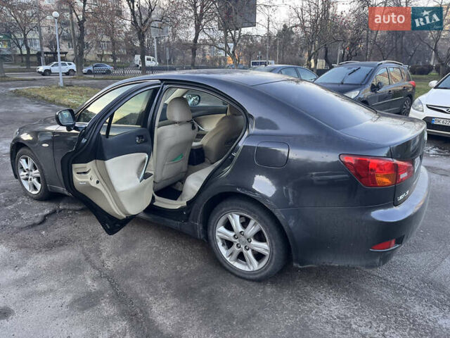 Черный Лексус ИС, объемом двигателя 2.23 л и пробегом 336 тыс. км за 6900 $, фото 6 на Automoto.ua