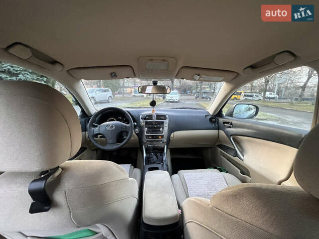 Черный Лексус ИС, объемом двигателя 2.23 л и пробегом 336 тыс. км за 6900 $, фото 9 на Automoto.ua