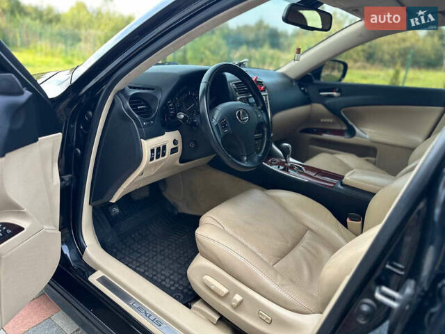 Черный Лексус ИС, объемом двигателя 2.5 л и пробегом 256 тыс. км за 8600 $, фото 15 на Automoto.ua