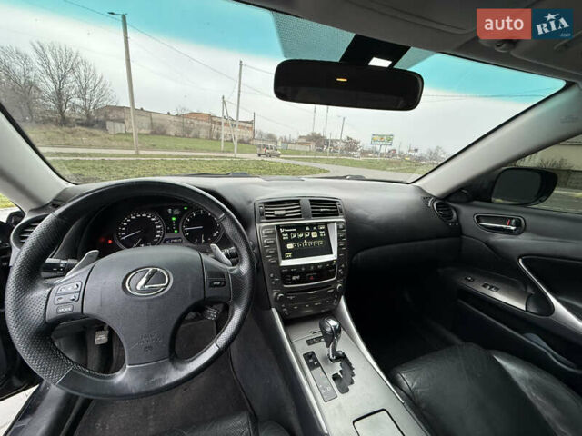 Черный Лексус ИС, объемом двигателя 2.5 л и пробегом 245 тыс. км за 9400 $, фото 16 на Automoto.ua