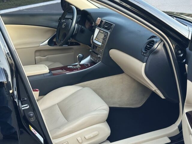 Чорний Лексус ІС, об'ємом двигуна 2.5 л та пробігом 207 тис. км за 9350 $, фото 23 на Automoto.ua