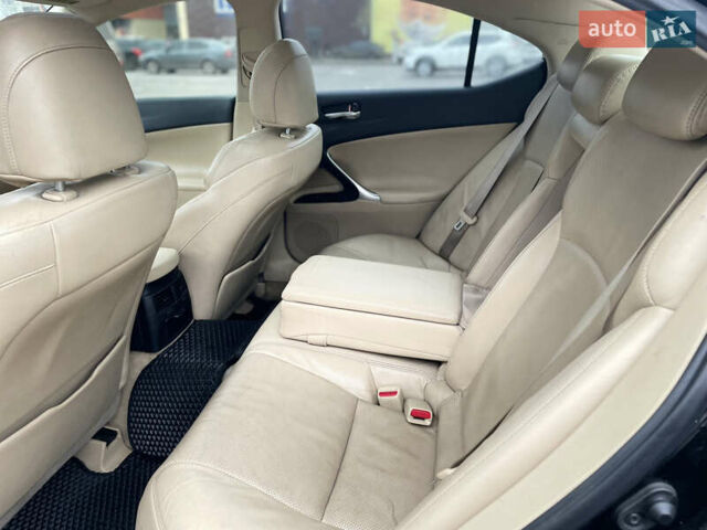 Чорний Лексус ІС, об'ємом двигуна 2.5 л та пробігом 400 тис. км за 7900 $, фото 9 на Automoto.ua
